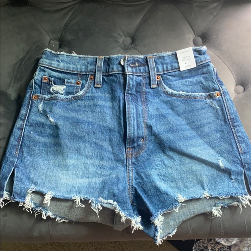 Abercrombie and Fitch High Rise Mom Short 25/0